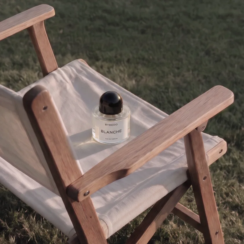 عمل من أعمال الطلاب: حملة عطر Byredo Blanche
